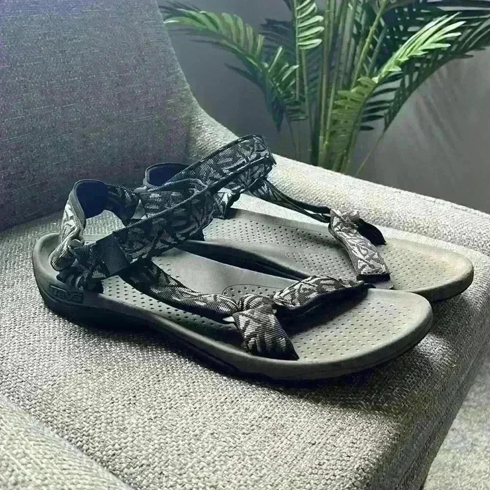 Teva Men's 6502 Hurricane Sandals size 12